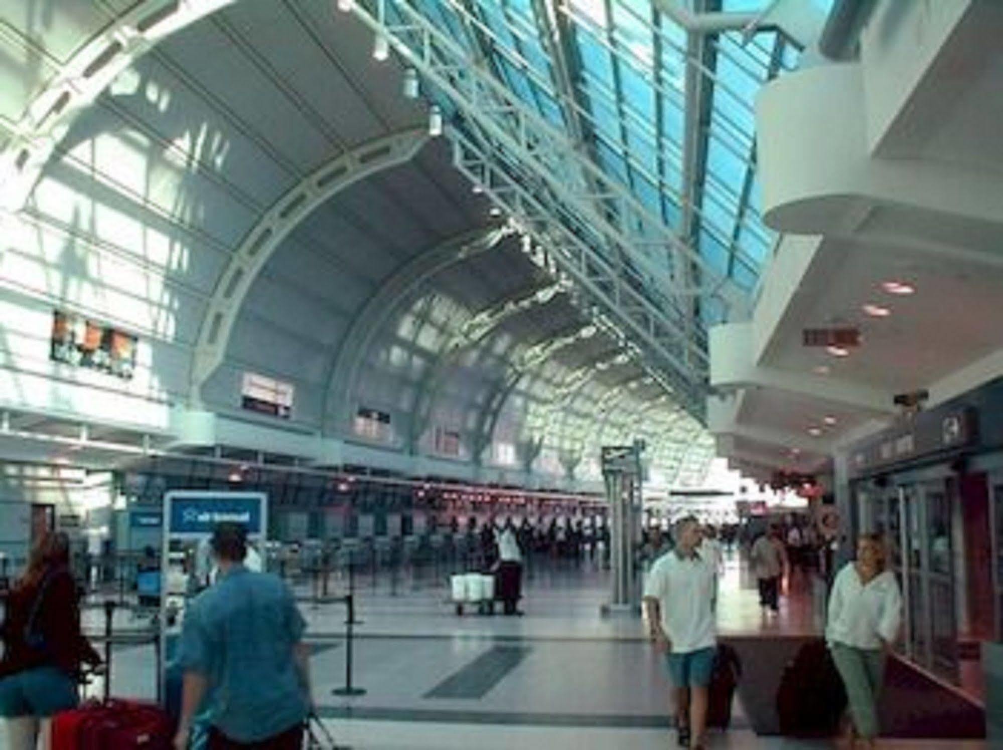 Holiday Inn Toronto Airport East By Ihg Zewnętrze zdjęcie